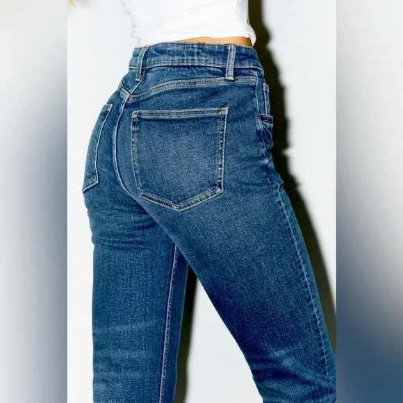 ZARA Cropped High-Waist Jeans NWTS